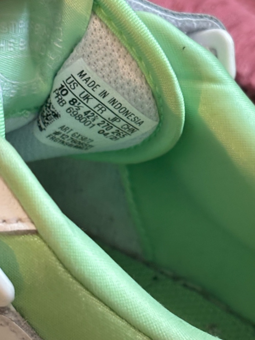 Reebok White Interior Label with Mint Accent